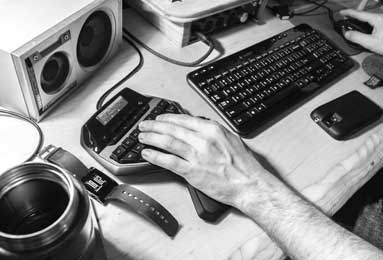 人工智能编程初创公司Cursor洽谈融资20亿美元 估值超过500亿美元